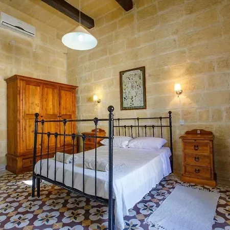 4 Bedroom With Private Pool 度假居 Għarb
