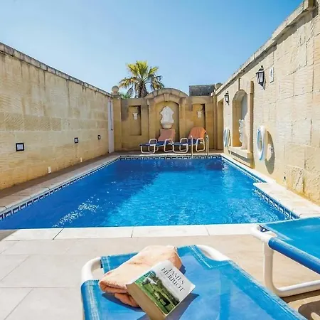 4 Bedroom With Private Pool 度假居