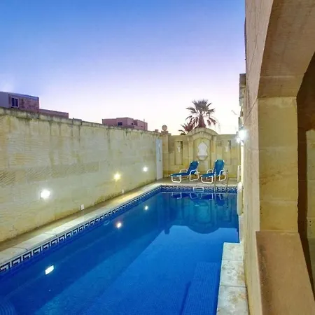 4 Bedroom With Private Pool
